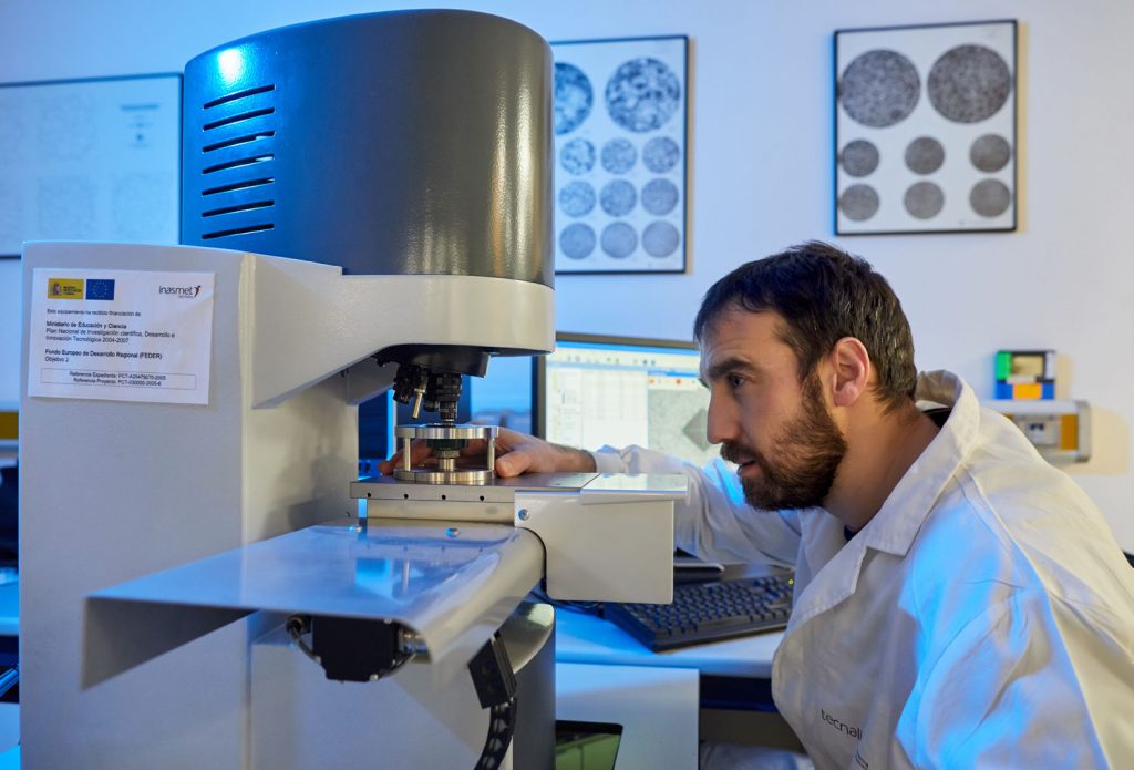 Laboratorio de análisis metalográficos